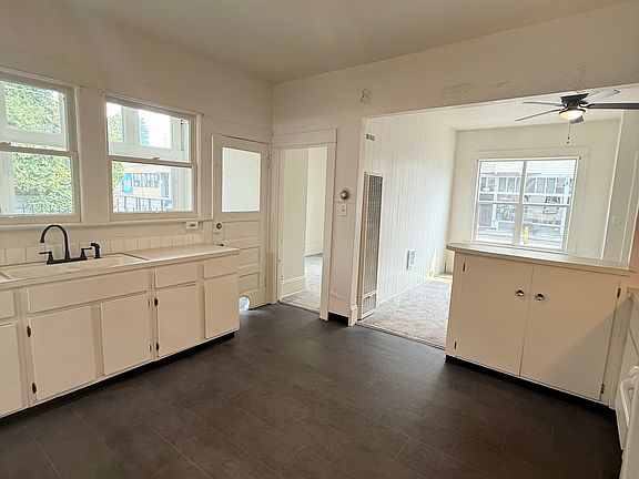 4th image of 2905 SE Belmont St #2905