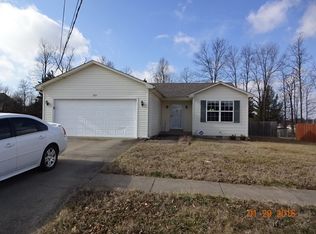 1903 S Woodland Dr, Radcliff, KY 40160