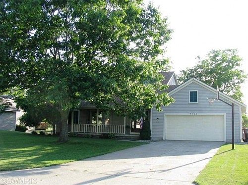 1st image of 7081 Rolling Hills Dr