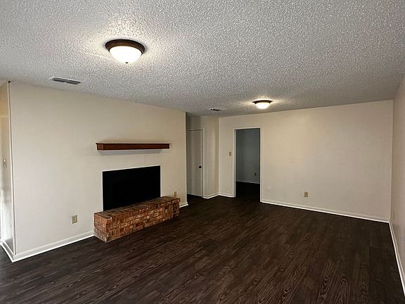 4th image of 1719-1721 Loring Ln