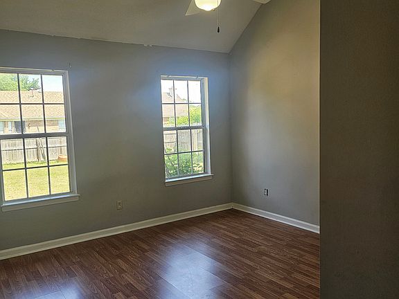 4th image of 7115 Hampton Dr