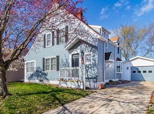 204 S Spruce St, Washington, IL