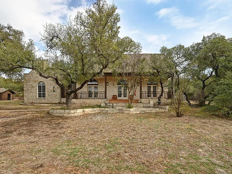 140 Barton Ranch Cir — Photo 2