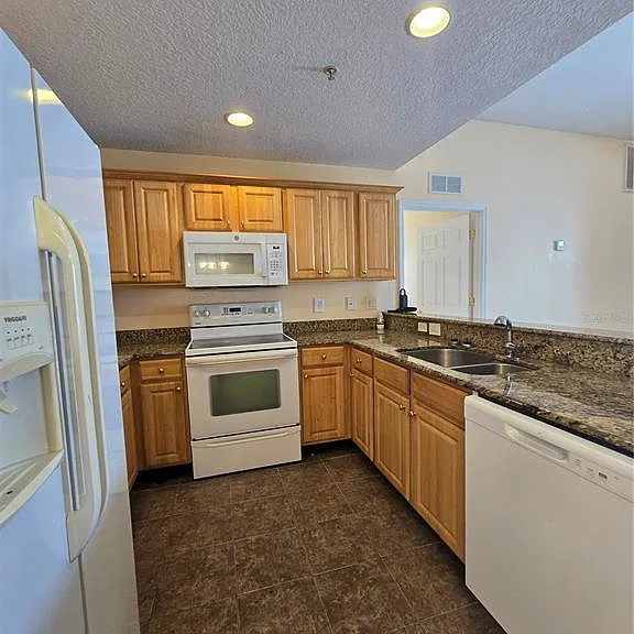 2607 River Preserve Ct #2607 — Photo 8