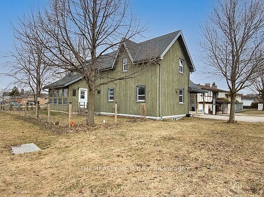 3rd image of 51 Huron Rd