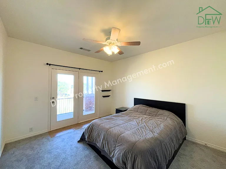 1205 Golden Gate Dr — Photo 23
