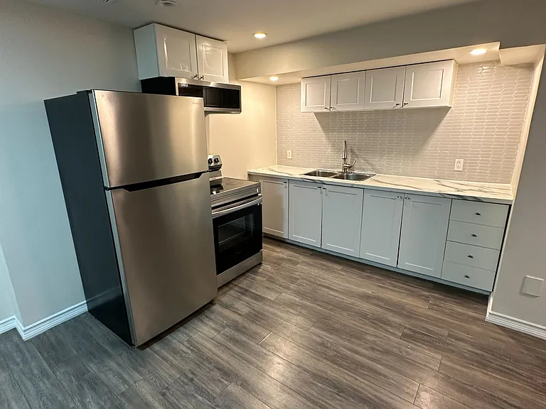 25 Fitzwilliam Ave #BASEMENT — Photo 13