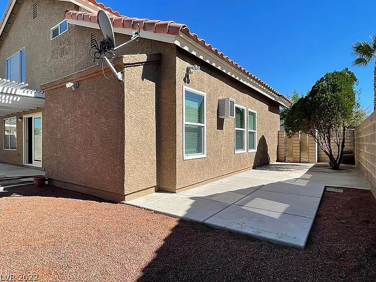 4779 Yorkfield Cir — Photo 6