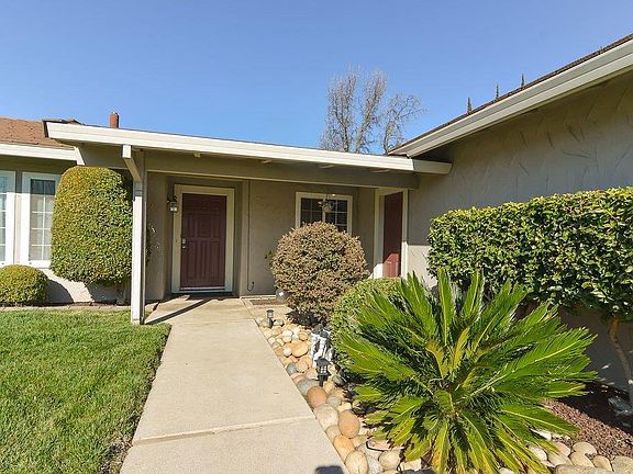 2nd image of 1301 Candlewood Way