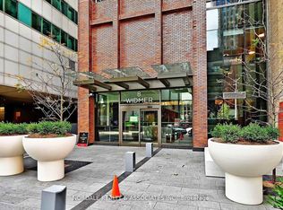 28 Widmer St #3028, Toronto, ON M5V 0T2