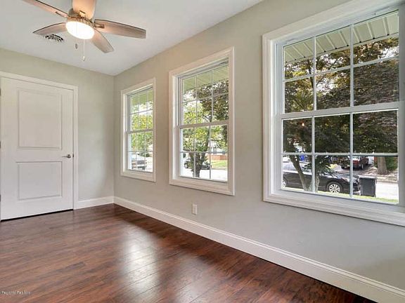 4th image of 2137 Mount Hood Ln