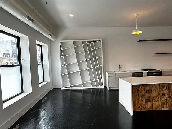 5th image of 2500 W Chicago Ave #2E