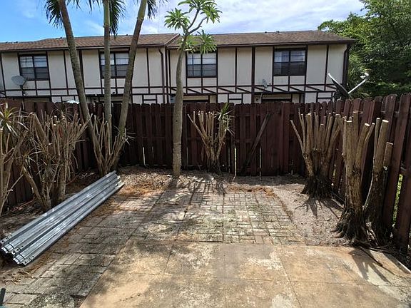 2nd image of 5029 Breckenridge Pl APT 9