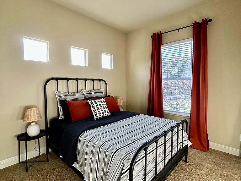 2099 Forest Glen Ct — Photo 15