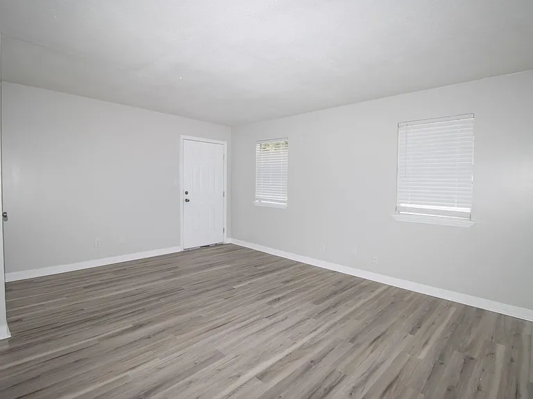Royal Ridge — Photo 14