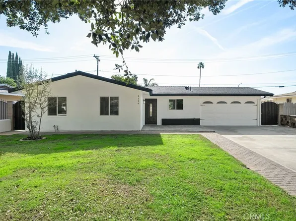 2524 W Borchard Ave, Santa Ana, CA 92704