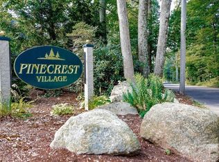 4 Pinecrest Vlg UNIT 4, Hopkinton, MA 01748