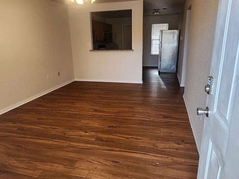 203 W Anderson Ave — Photo 6