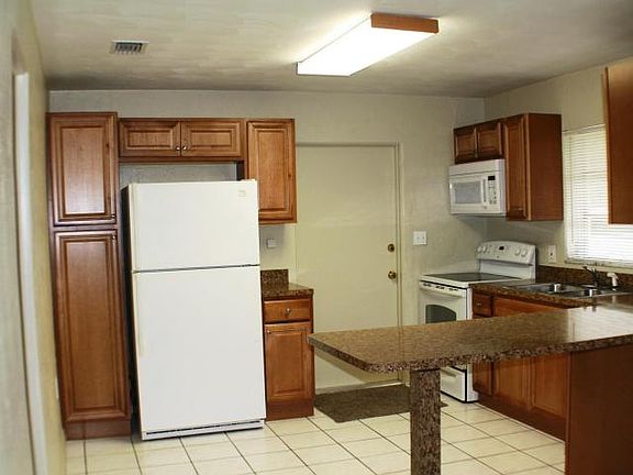 4th image of 169 Hurwood Ave