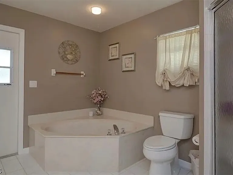 1320 SE 25th Ln — Photo 18