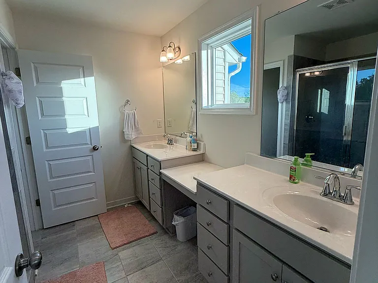 4200 Lind Ln — Photo 9