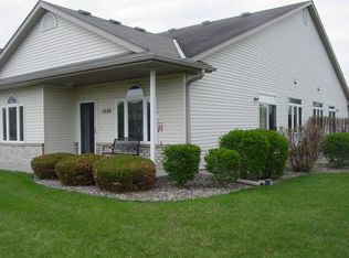 1220 Crystal Pl E, Chaska, MN 55318