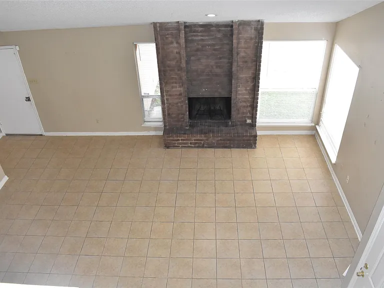 8903 Kalewood Dr — Photo 6