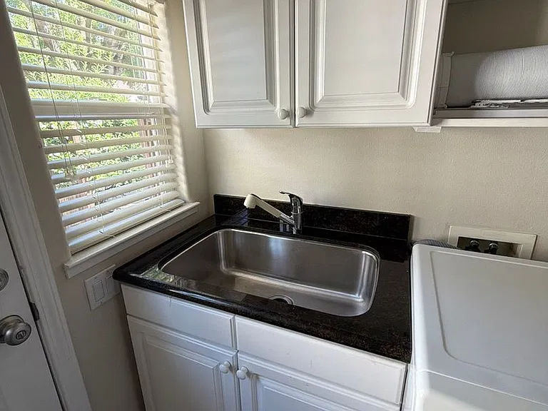3117 Freeport Blvd — Photo 35