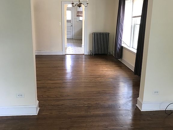 4th image of 10317 Elizabeth St #1