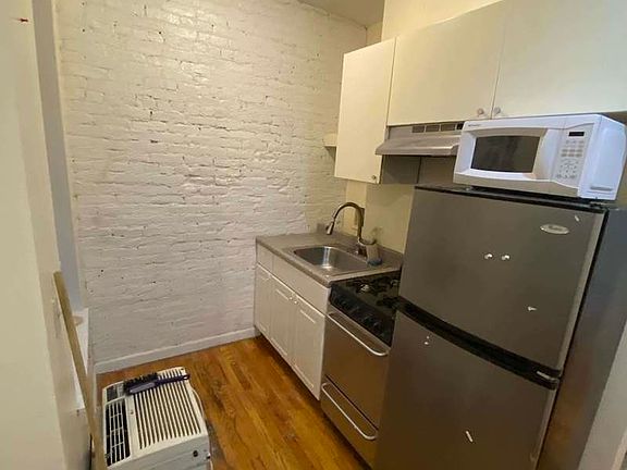 4th image of 132 W 109th St #3FW