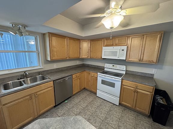 3rd image of 416 Dove Ln #1
