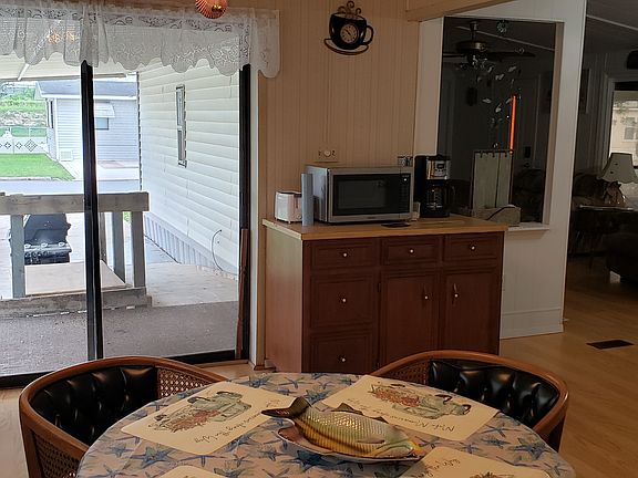 5th image of 805 E Palmera Dr
