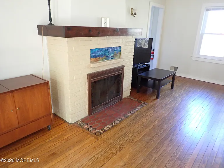 1490 Davidson Ave — Photo 10