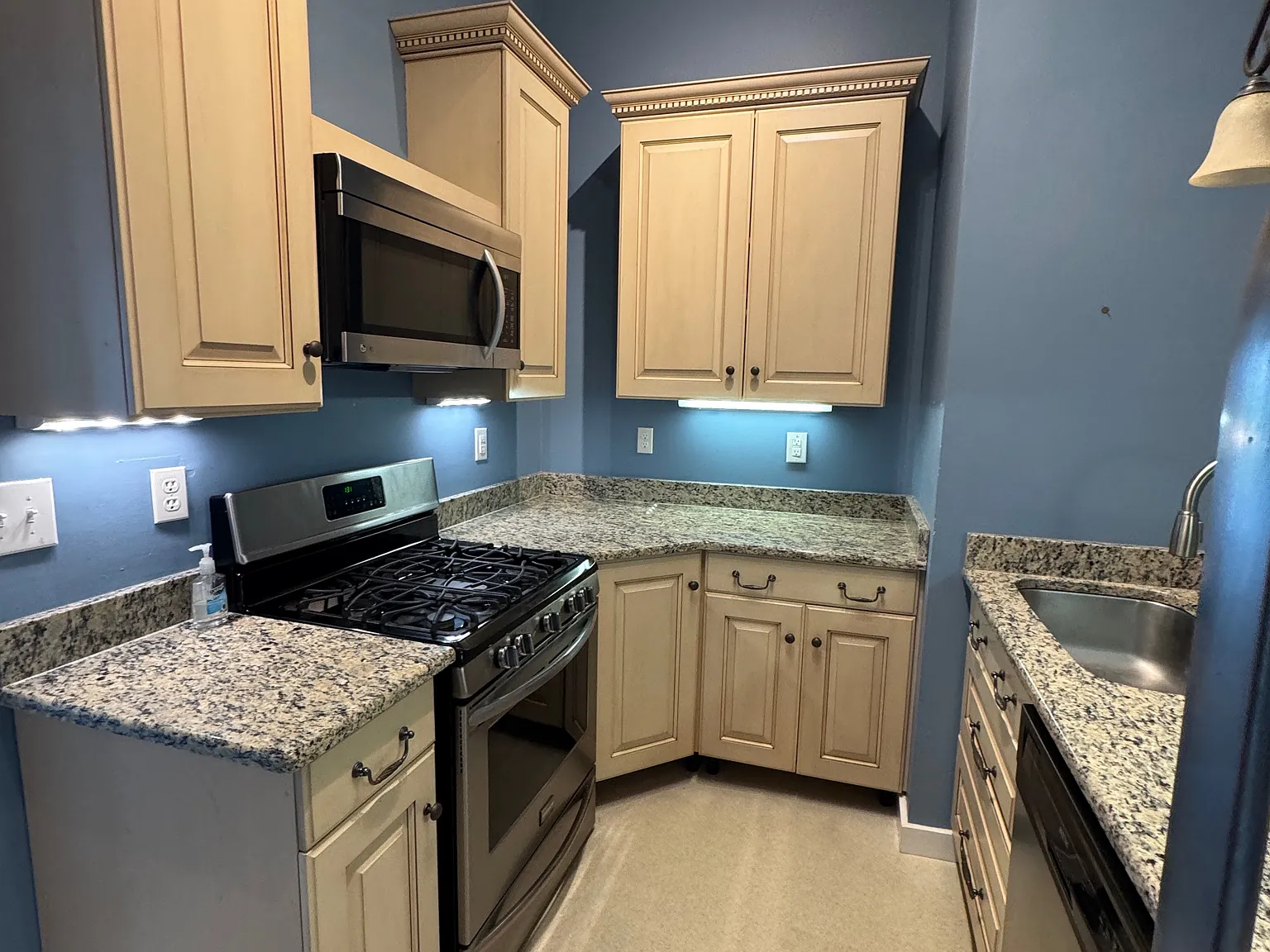 125 Forest Ave — Photo 4