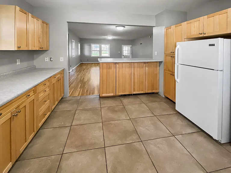 408 Hamline St — Photo 4
