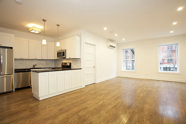 Rented by Michal Kuras, LREB | media 1