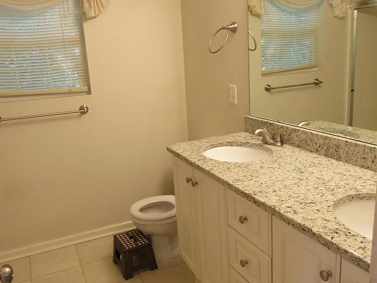 138 Kensington Way — Photo 12