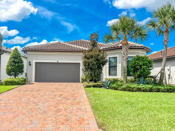 518 SE Crathes St, Port Saint Lucie, FL 34984