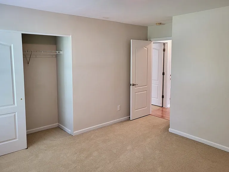 105 Clubhouse Dr — Photo 29