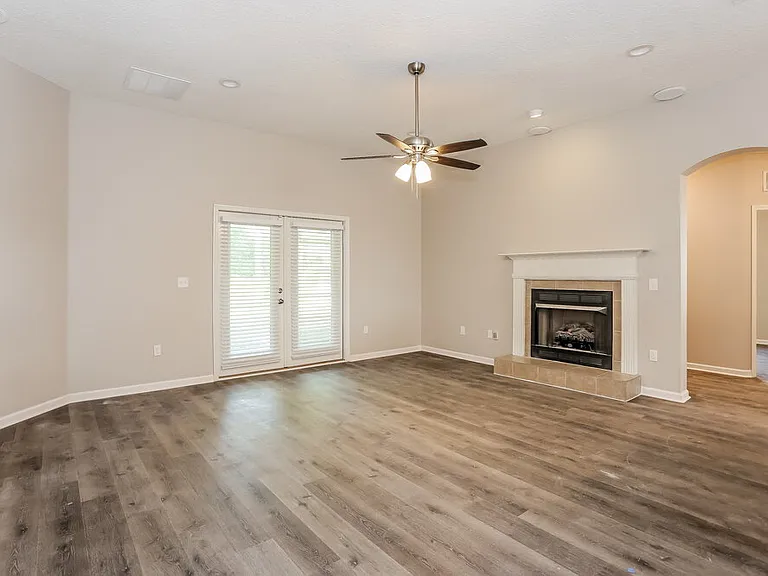 3146 Wandering Oaks Dr — Photo 3
