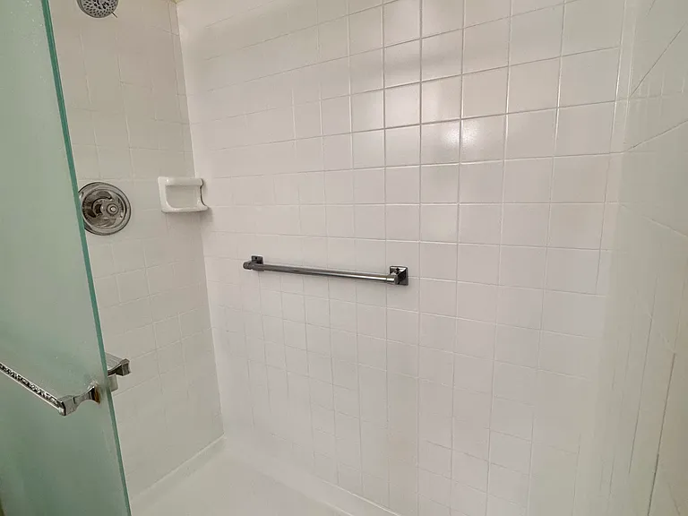 4901 Whitsett Ave #203 — Photo 29