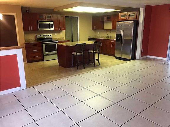 5th image of 1301 Vinemont Dr