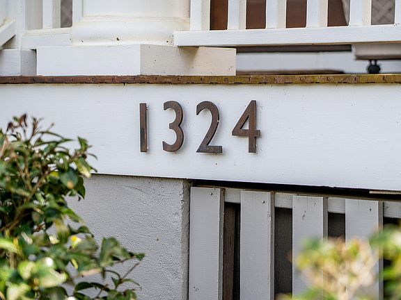 4th image of 1324 Langford Rd