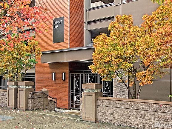 4th image of 807 Lake St S APT 201