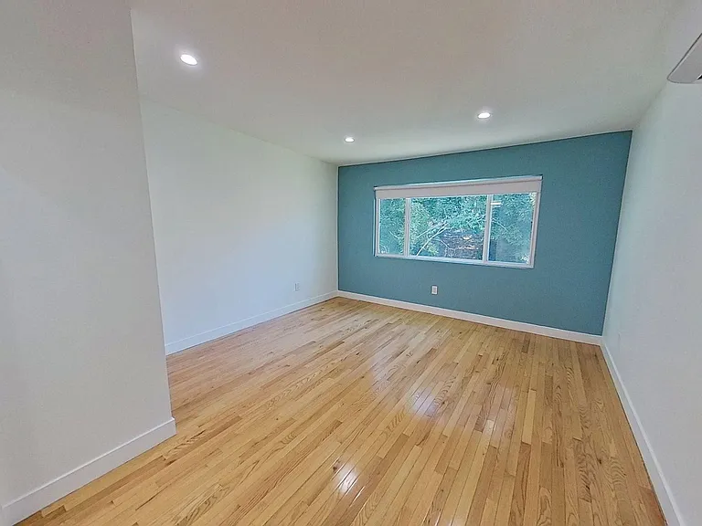 818 N Van Ness — Photo 8