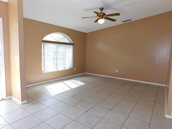 3rd image of 2935 Bristol Ln