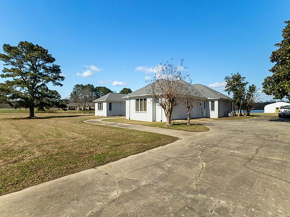 2nd image of 5 Lakeshore Dr