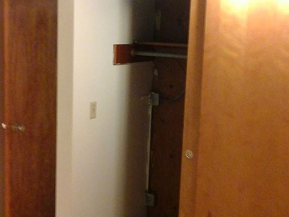 4th image of 827 N Grand Ave APT 33