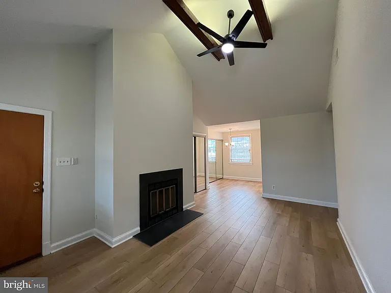 2809 Arlington Blvd #149 — Photo 2