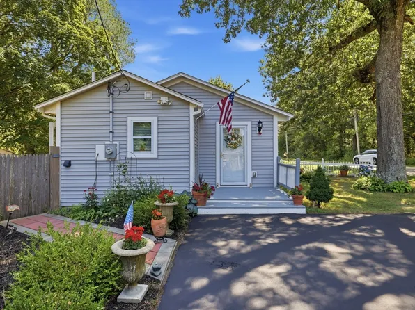731 Hingham St, Rockland, MA 02370